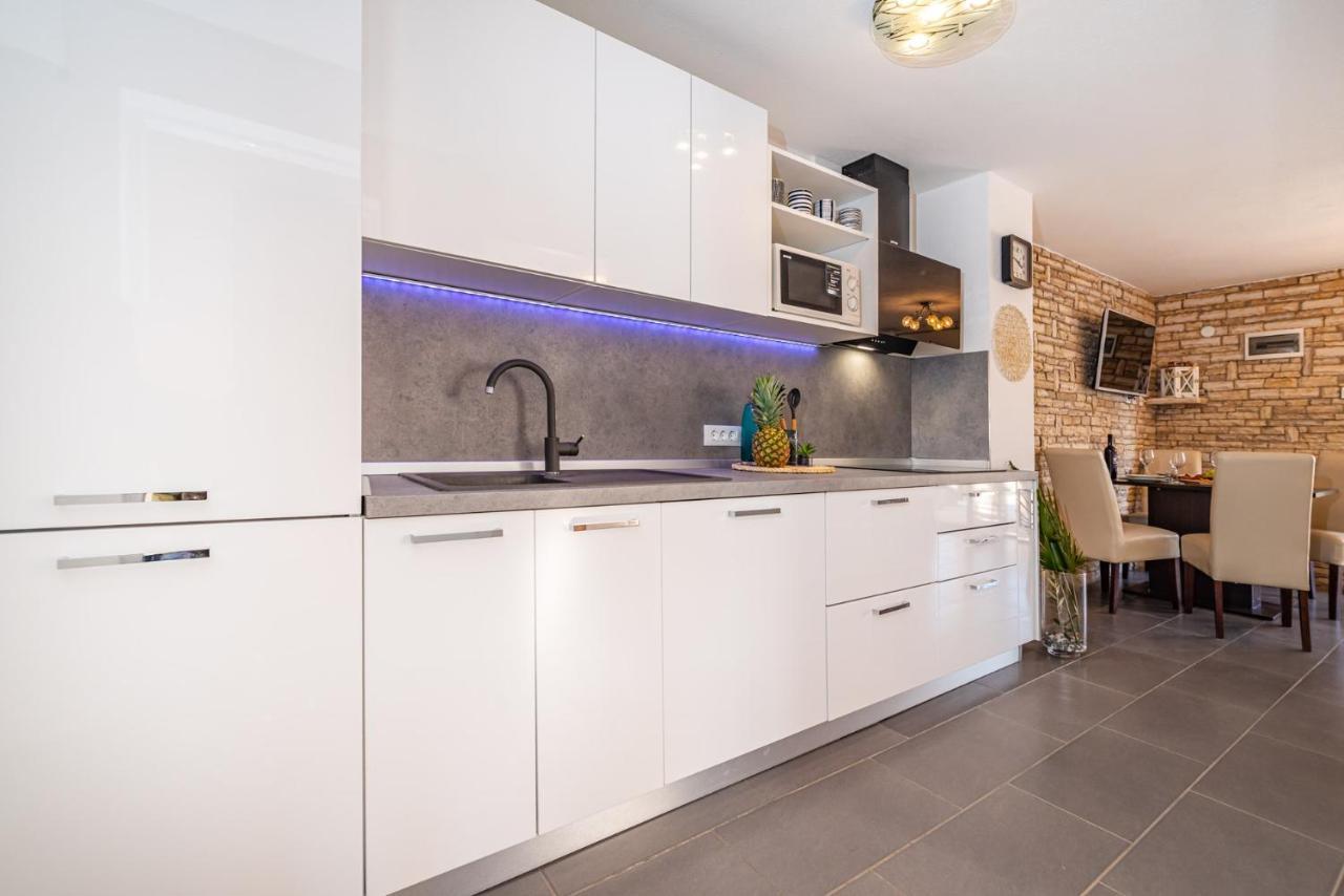 Maia Lena Apartment Jasenice  Luaran gambar