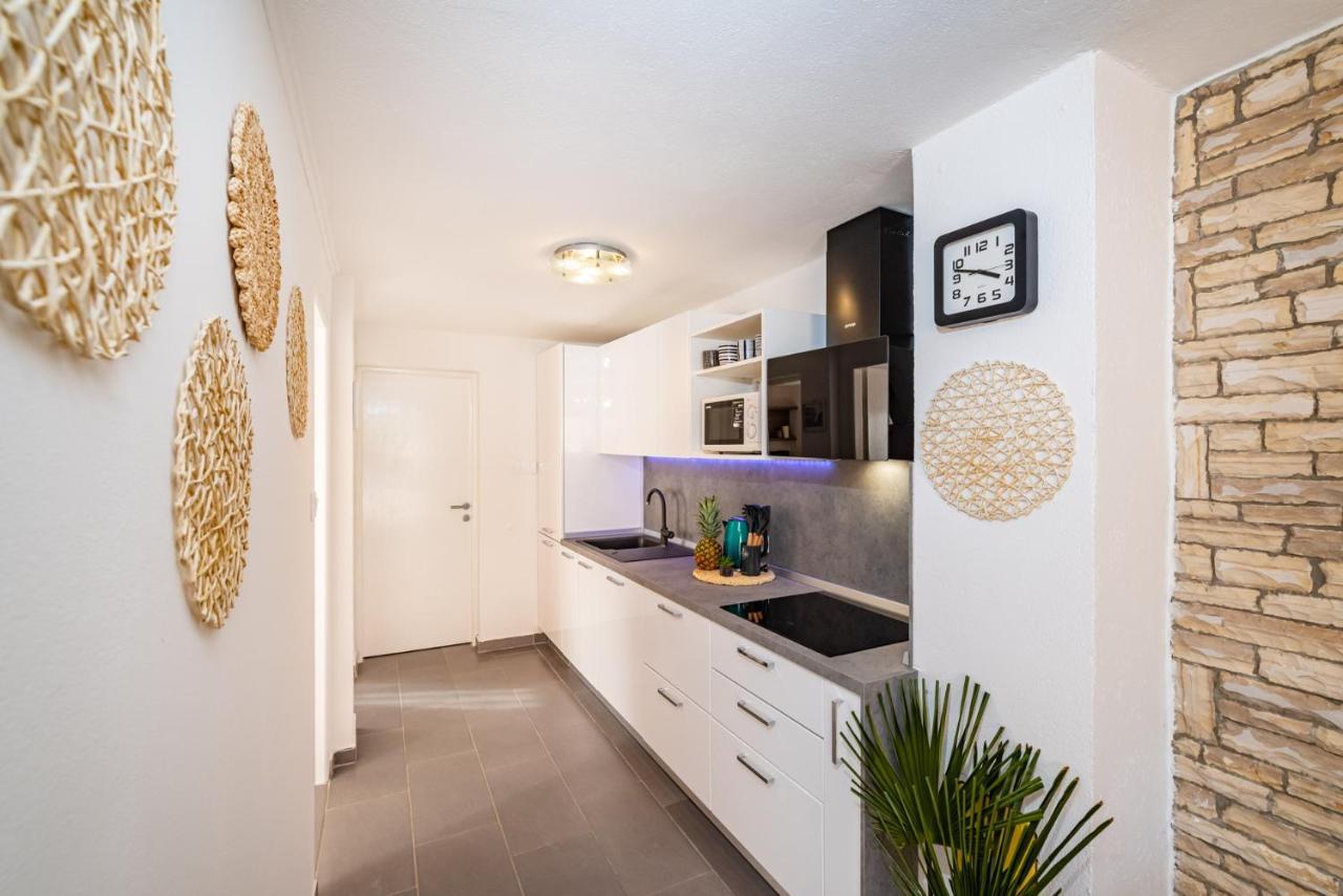Maia Lena Apartment Jasenice  Luaran gambar