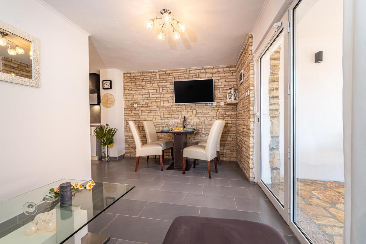 Maia Lena Apartment Jasenice  Luaran gambar