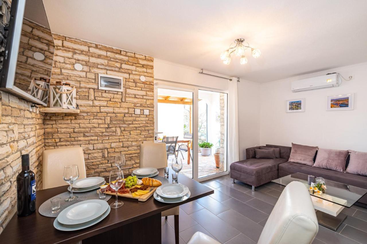 Maia Lena Apartment Jasenice  Luaran gambar